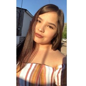 Meet your Posher, Valeria